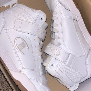 Use, but still clean its little bit crease I barely worn it